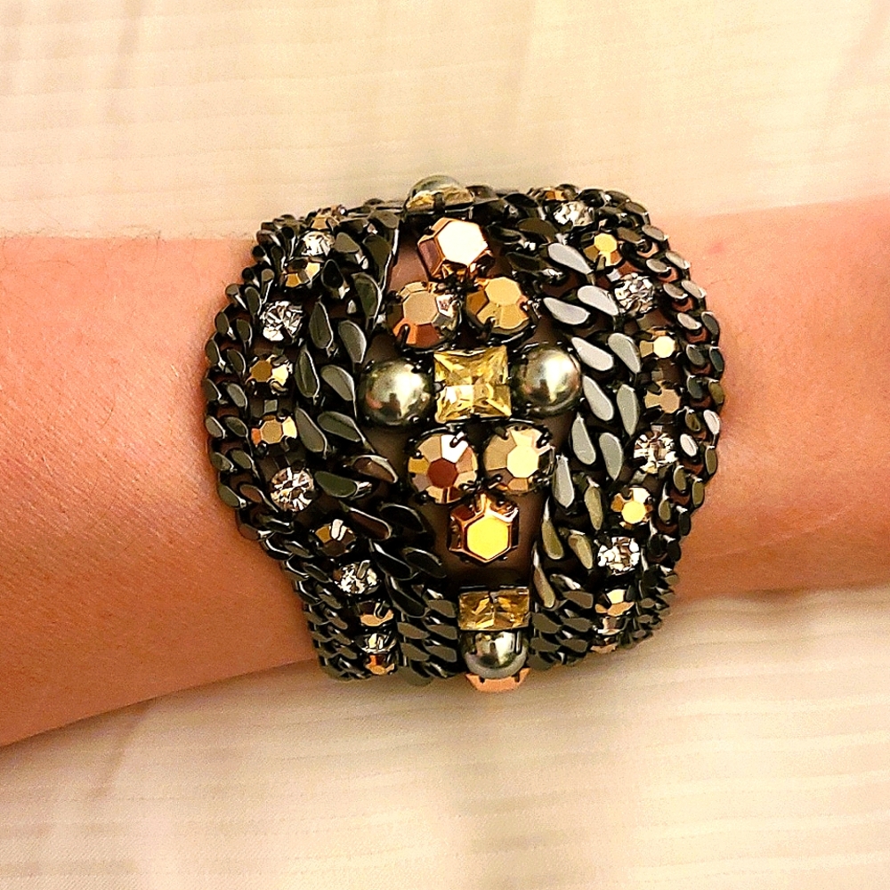 Incredibly fashionable Stella & Dot titanium, pearl & rose gold crystal accented